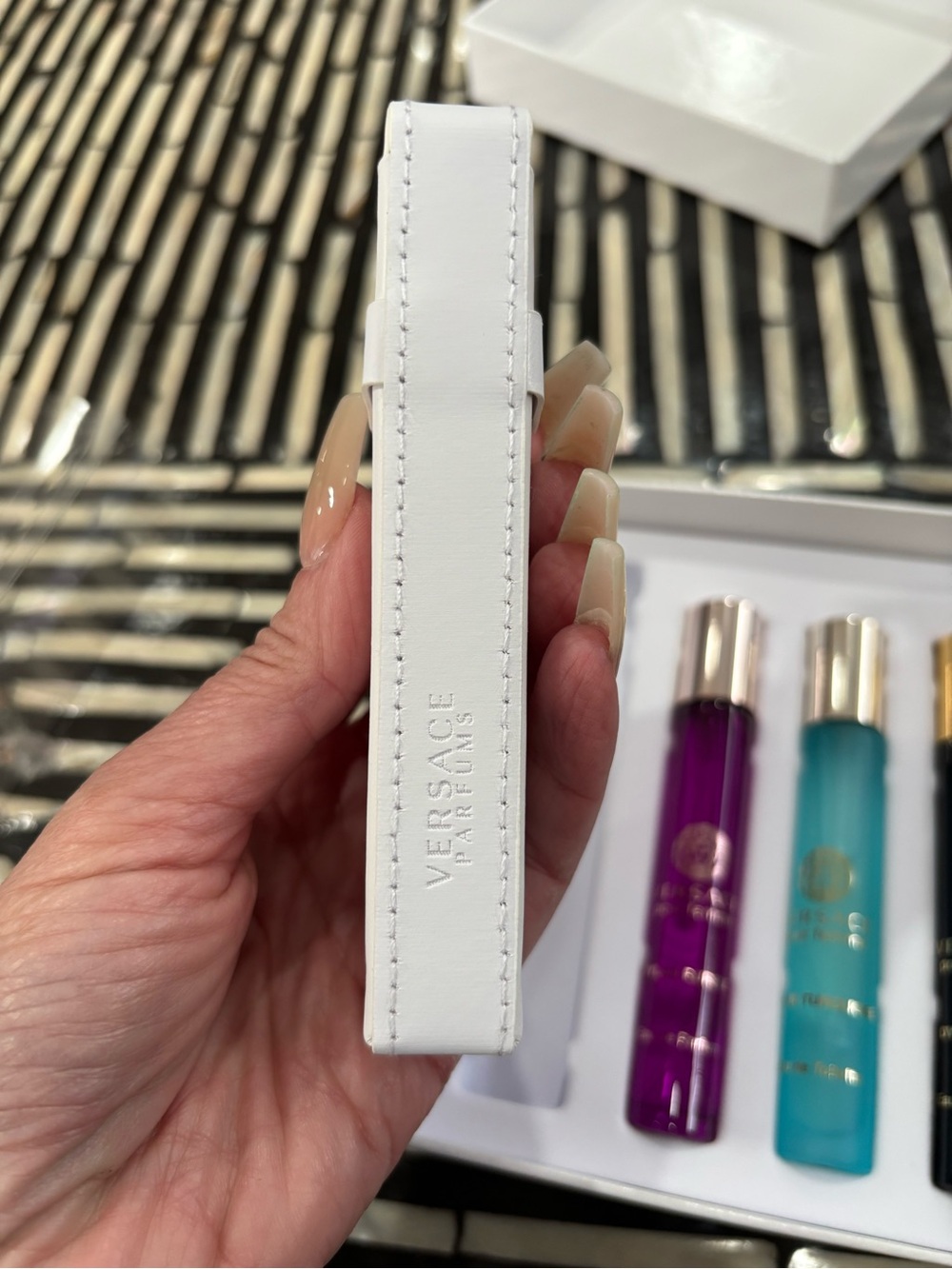 Versace Perfumes Gift Set - Picture 4 of 7